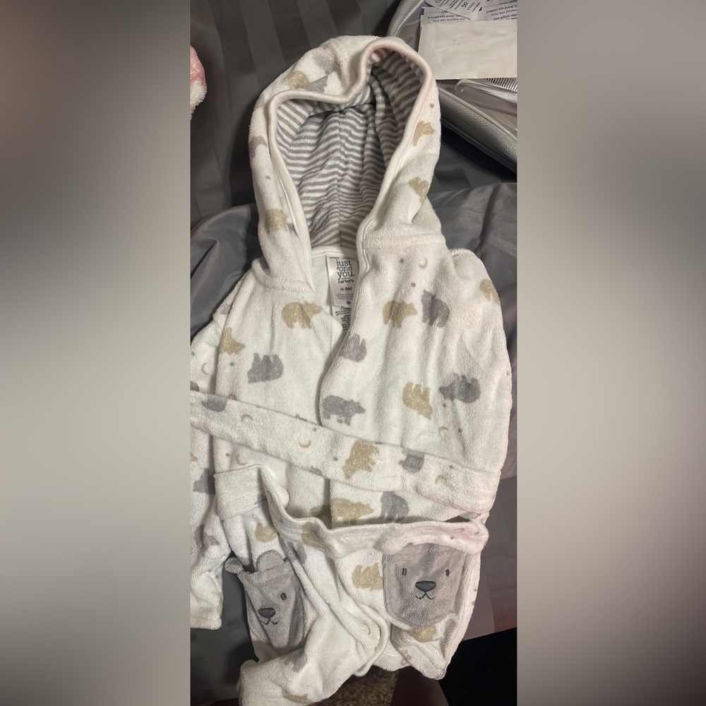 Baby robe 0-9 months!